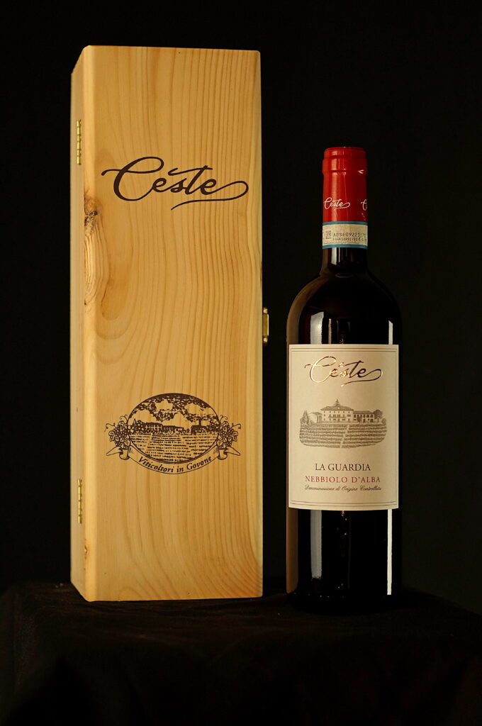 Nebbiolo d'Alba DOC La Guardia 0,75l 14,5% - 2020 | Ceste - Rotwein aus  Piemont | Vino Italia